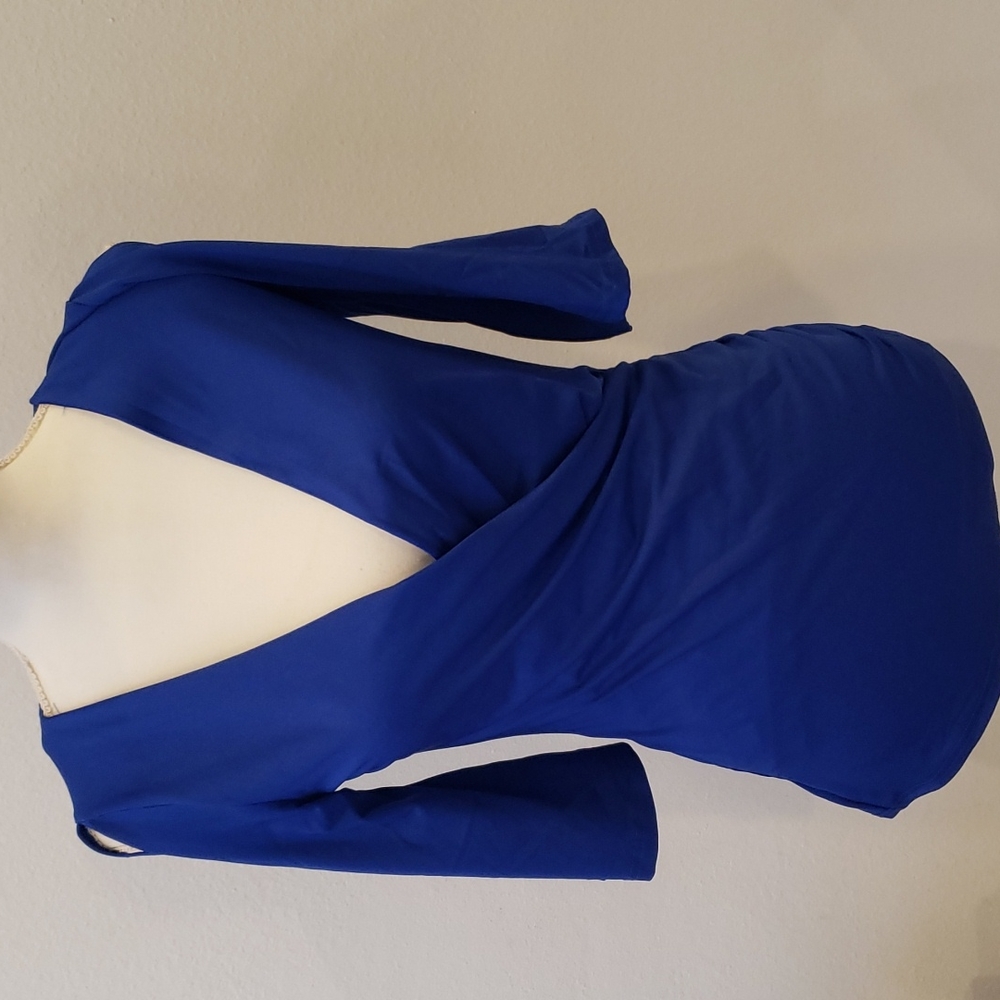 Face & Face, V-Neck royal blue top